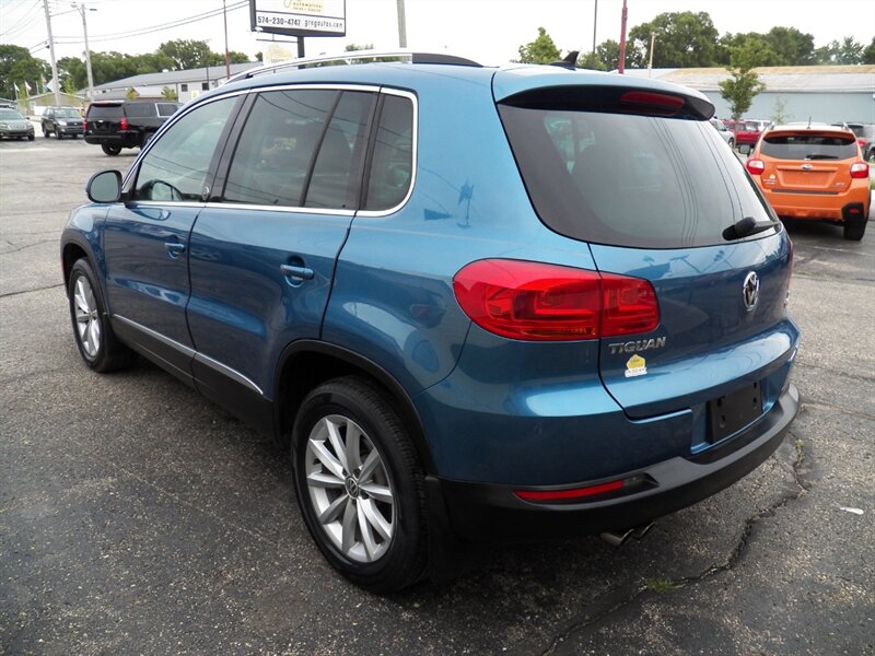2017 Volkswagen Tiguan 2.0T Wolfsburg Edition 4M AWD - Photo 4 - Mishawaka, IN 46545