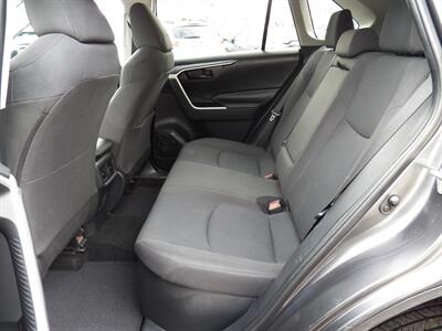 2020 Toyota RAV4 Hybrid LE  AWD - Photo 11 - Mishawaka, IN 46545