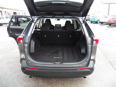 2020 Toyota RAV4 Hybrid LE  AWD - Photo 12 - Mishawaka, IN 46545