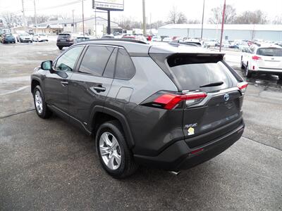 2020 Toyota RAV4 Hybrid LE  AWD - Photo 5 - Mishawaka, IN 46545