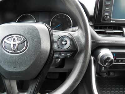 2020 Toyota RAV4 Hybrid LE  AWD - Photo 27 - Mishawaka, IN 46545