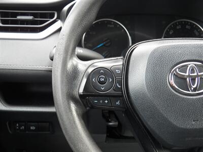 2020 Toyota RAV4 Hybrid LE  AWD - Photo 29 - Mishawaka, IN 46545