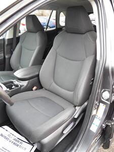 2020 Toyota RAV4 Hybrid LE  AWD - Photo 10 - Mishawaka, IN 46545