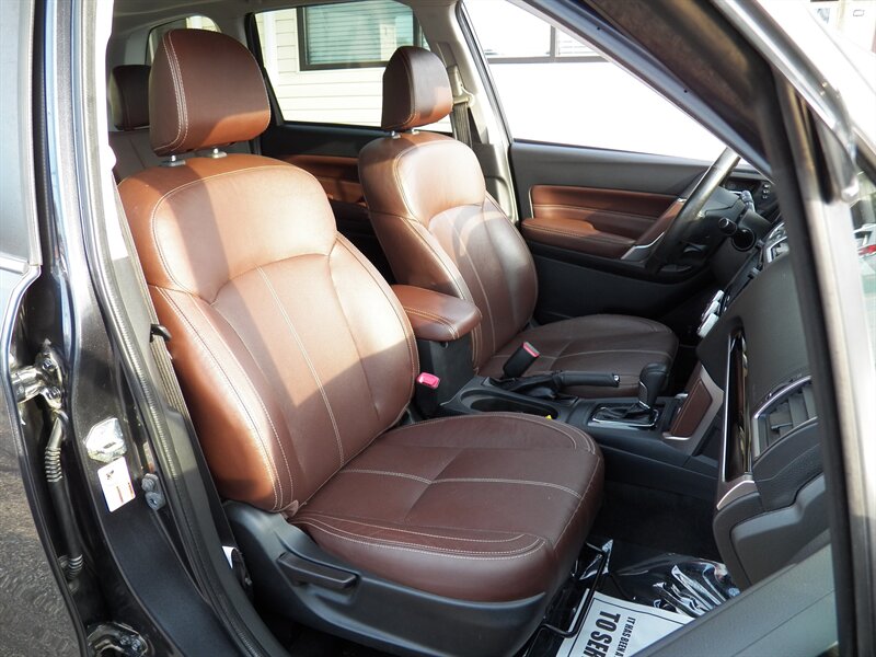 2017 Subaru Forester 2.5i Touring AWD - Photo 14 - Mishawaka, IN 46545