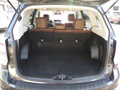 2017 Subaru Forester 2.5i Touring AWD - Photo 10 - Mishawaka, IN 46545