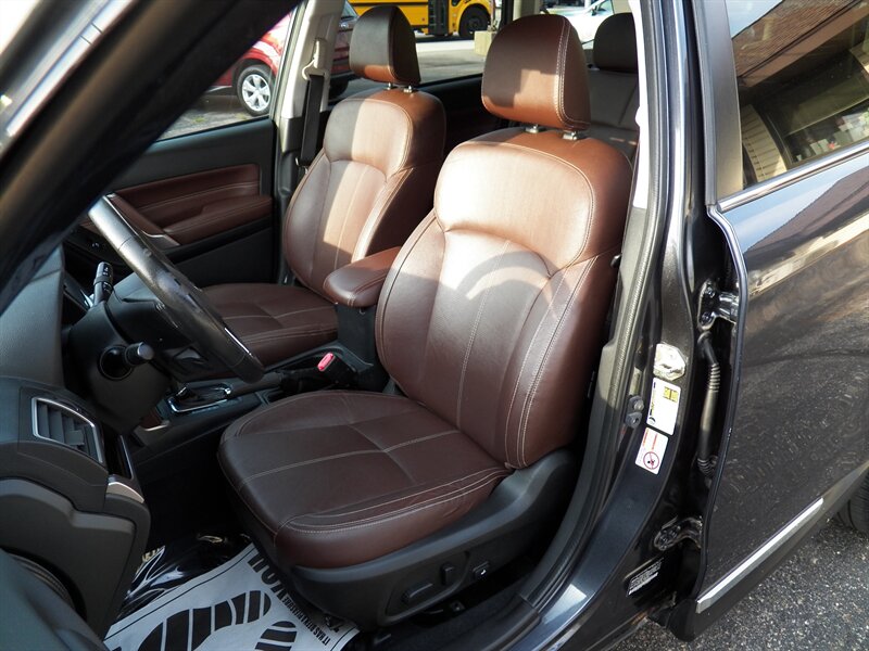 2017 Subaru Forester 2.5i Touring AWD - Photo 7 - Mishawaka, IN 46545