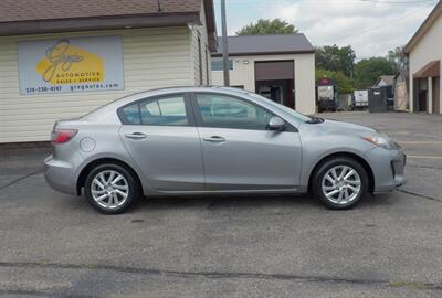 2012 Mazda Mazda3 i Touring   - Photo 2 - Mishawaka, IN 46545