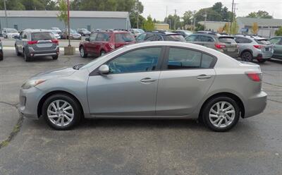 2012 Mazda Mazda3 i Touring   - Photo 6 - Mishawaka, IN 46545