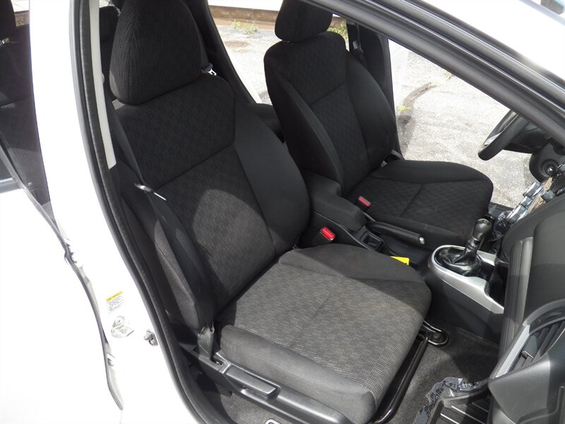 2015 Honda Fit LX - Photo 12 - Mishawaka, IN 46545