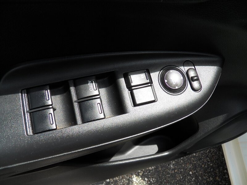 2015 Honda Fit LX - Photo 14 - Mishawaka, IN 46545