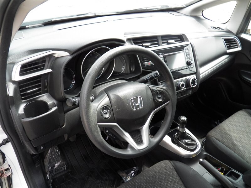2015 Honda Fit LX - Photo 7 - Mishawaka, IN 46545
