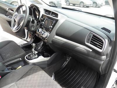 2015 Honda Fit LX - Photo 13 - Mishawaka, IN 46545