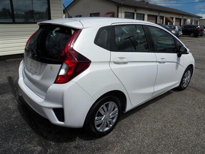 2015 Honda Fit LX - Photo 4 - Mishawaka, IN 46545