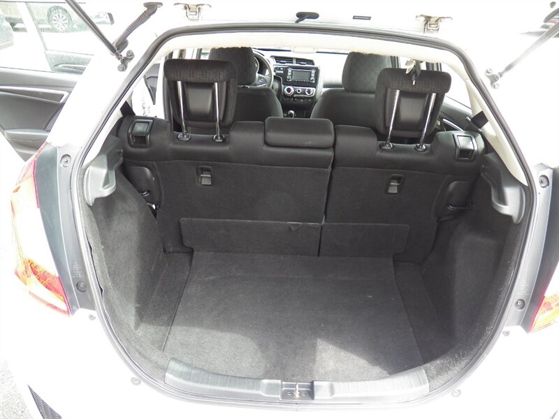 2015 Honda Fit LX - Photo 10 - Mishawaka, IN 46545
