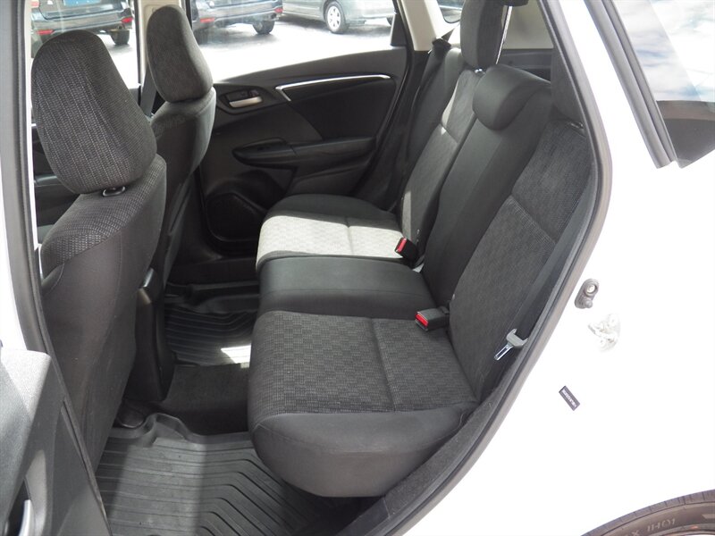 2015 Honda Fit LX - Photo 9 - Mishawaka, IN 46545