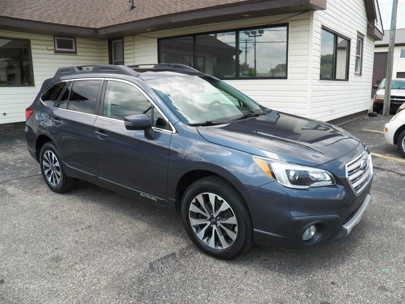 2017 Subaru Outback 2.5i Limited AWD - Photo 1 - Mishawaka, IN 46545