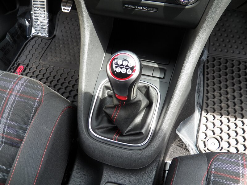 2013 Volkswagen GTI - Photo 16 - Mishawaka, IN 46545