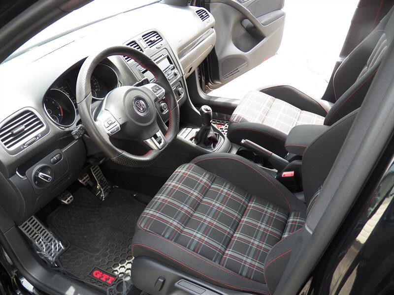 2013 Volkswagen GTI - Photo 9 - Mishawaka, IN 46545