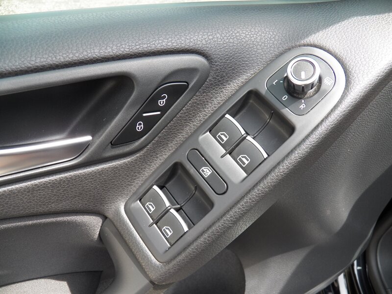 2013 Volkswagen GTI - Photo 19 - Mishawaka, IN 46545