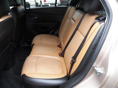 2019 Chevrolet Trax LT   - Photo 8 - Mishawaka, IN 46545