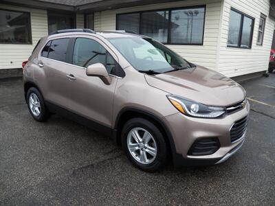 2019 Chevrolet Trax LT   - Photo 3 - Mishawaka, IN 46545