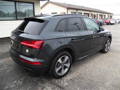 2020 Audi Q5 Quattro Premium 45 TFSI AWD - Photo 2 - Mishawaka, IN 46545