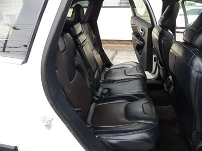 2015 Jeep Cherokee Limited  4x4 - Photo 14 - Mishawaka, IN 46545
