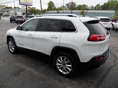 2015 Jeep Cherokee Limited  4x4 - Photo 7 - Mishawaka, IN 46545