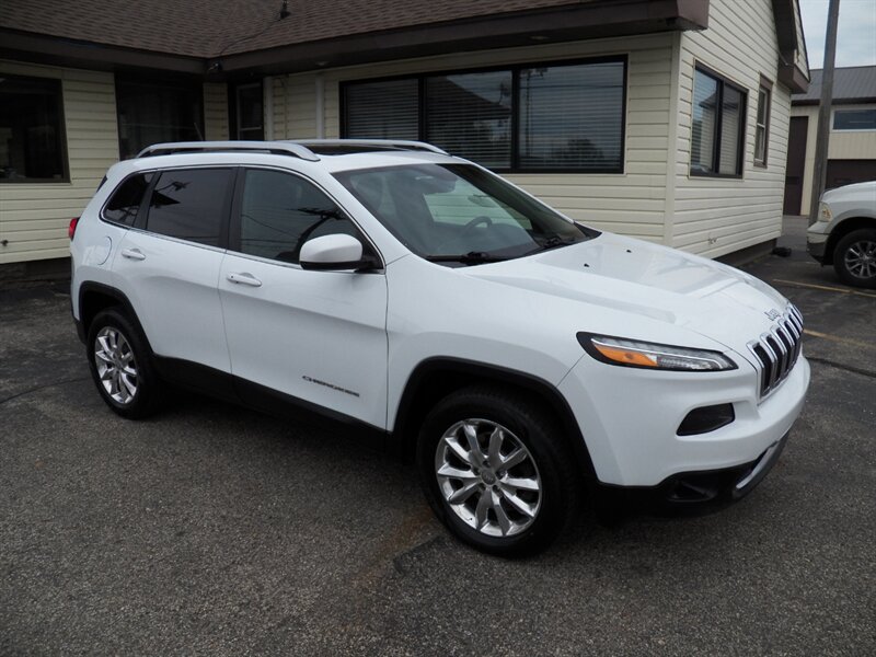2015 Jeep Cherokee Limited  4x4 - Photo 1 - Mishawaka, IN 46545