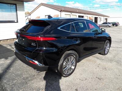 2022 Toyota Venza XLE Hybrid  AWD - Photo 5 - Mishawaka, IN 46545