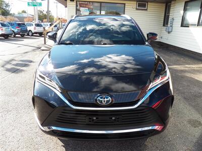 2022 Toyota Venza XLE Hybrid  AWD - Photo 2 - Mishawaka, IN 46545