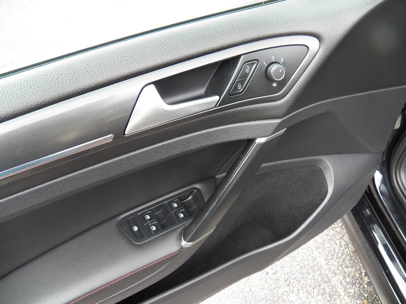 2019 Volkswagen Golf GTI SE - Photo 16 - Mishawaka, IN 46545