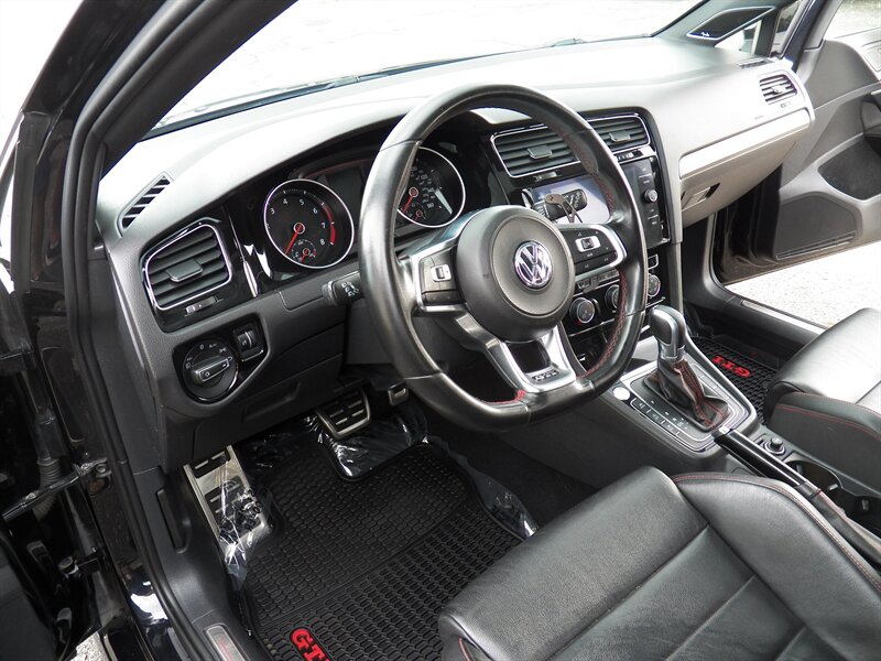 2019 Volkswagen Golf GTI SE - Photo 8 - Mishawaka, IN 46545