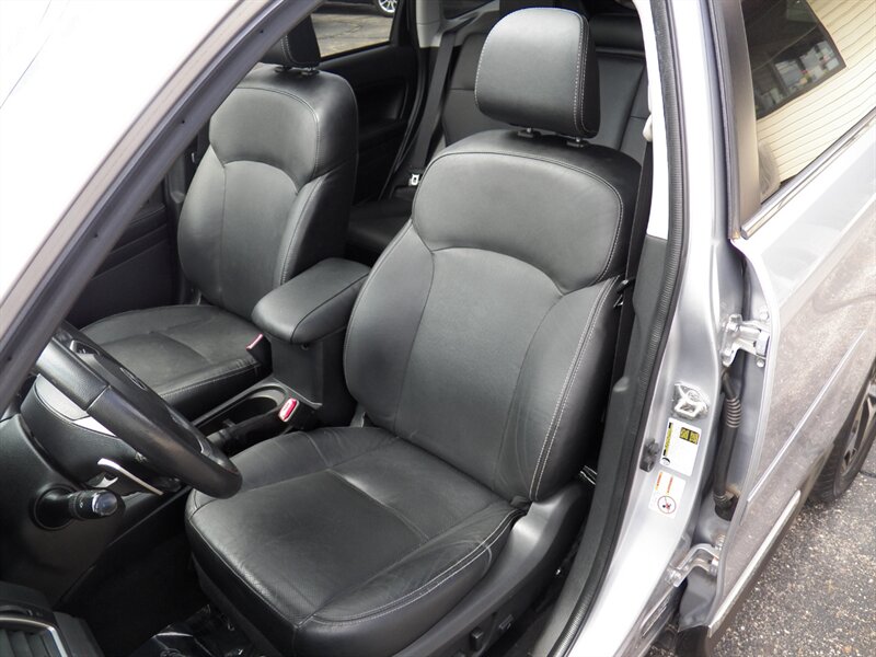 2016 Subaru Forester 2.0XT Touring AWD - Photo 8 - Mishawaka, IN 46545