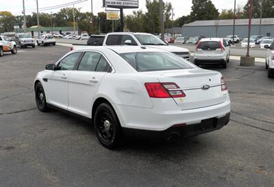 2015 Ford Taurus 3.7L AWD   - Photo 5 - Mishawaka, IN 46545