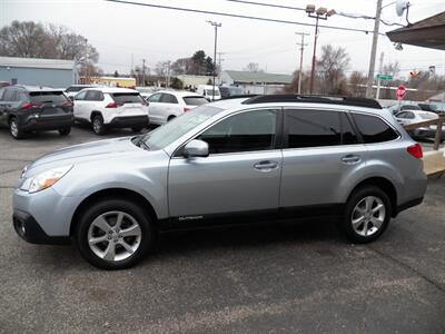 2014 Subaru Outback 2.5i Premium  AWD - Photo 4 - Mishawaka, IN 46545