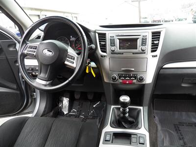 2014 Subaru Outback 2.5i Premium  AWD - Photo 15 - Mishawaka, IN 46545