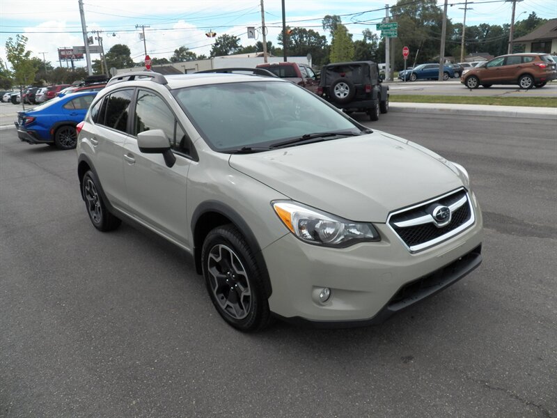2014 Subaru XV Crosstrek 2.0i Premium - Photo 1 - Mishawaka, IN 46545