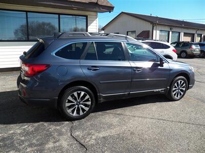2017 Subaru Outback 2.5i Limited  AWD - Photo 4 - Mishawaka, IN 46545
