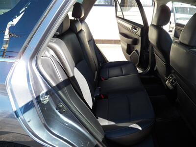2017 Subaru Outback 2.5i Limited  AWD - Photo 11 - Mishawaka, IN 46545