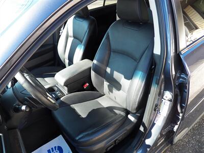 2017 Subaru Outback 2.5i Limited  AWD - Photo 8 - Mishawaka, IN 46545