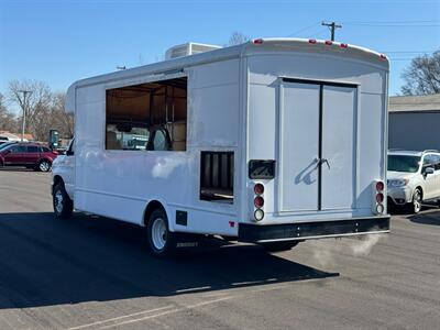 2015 Ford E-Series Van E-450  Box Truck - Photo 4 - Mishawaka, IN 46545