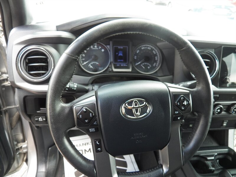 2017 Toyota Tacoma TRD Sport 4x4 - Photo 16 - Mishawaka, IN 46545