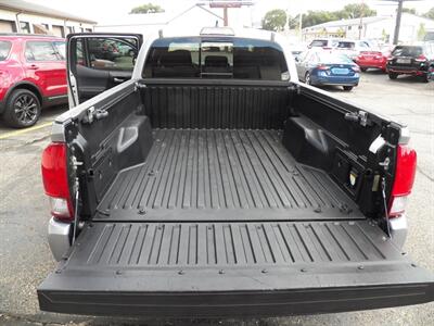 2017 Toyota Tacoma TRD Sport 4x4 - Photo 6 - Mishawaka, IN 46545