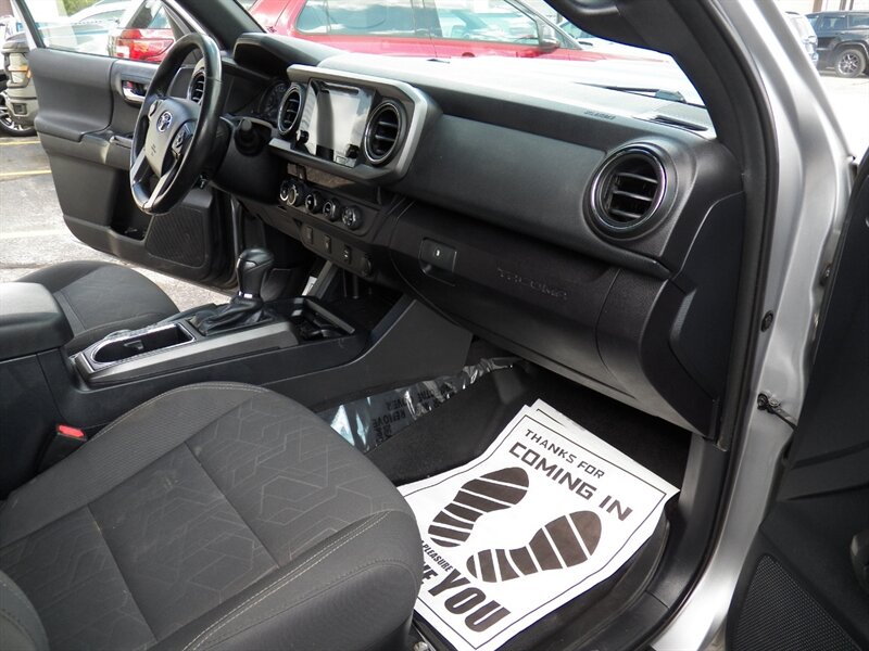 2017 Toyota Tacoma TRD Sport 4x4 - Photo 13 - Mishawaka, IN 46545