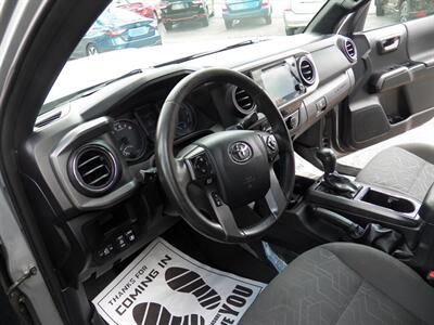 2017 Toyota Tacoma TRD Sport 4x4 - Photo 8 - Mishawaka, IN 46545