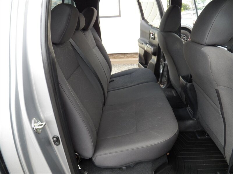 2017 Toyota Tacoma TRD Sport 4x4 - Photo 11 - Mishawaka, IN 46545