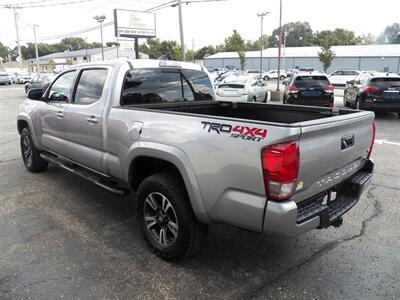 2017 Toyota Tacoma TRD Sport 4x4 - Photo 4 - Mishawaka, IN 46545