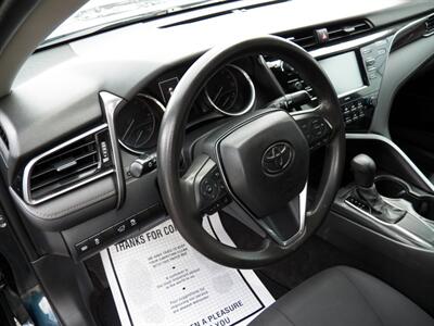 2020 Toyota Camry LE - Photo 6 - Mishawaka, IN 46545