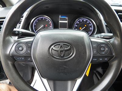 2020 Toyota Camry LE - Photo 16 - Mishawaka, IN 46545